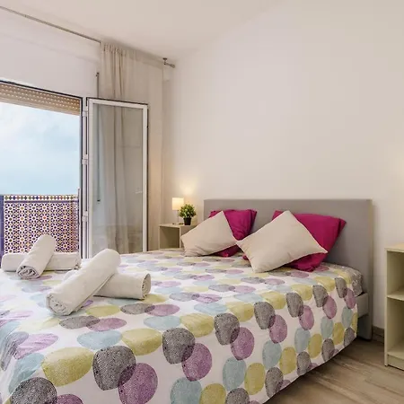 Frente A La Playa, Zona Tranquila