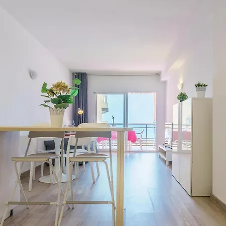 Frente A La Playa, Zona Tranquila Apartamento