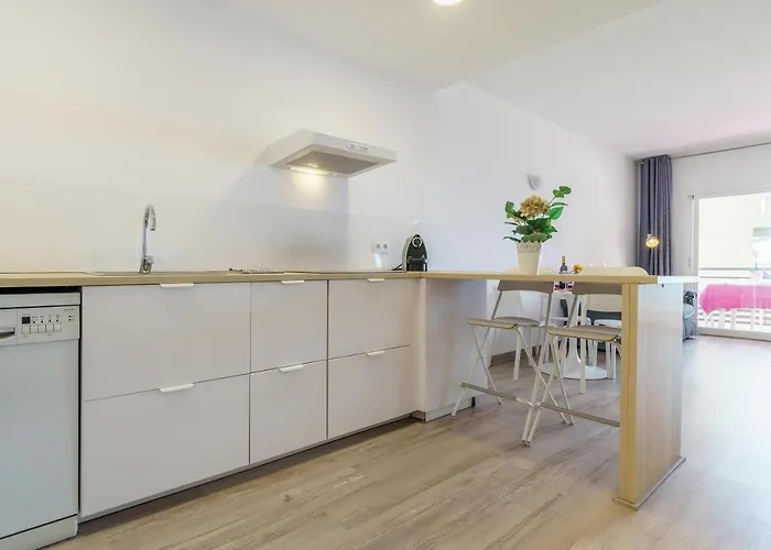 Frente A La Playa, Zona Tranquila *